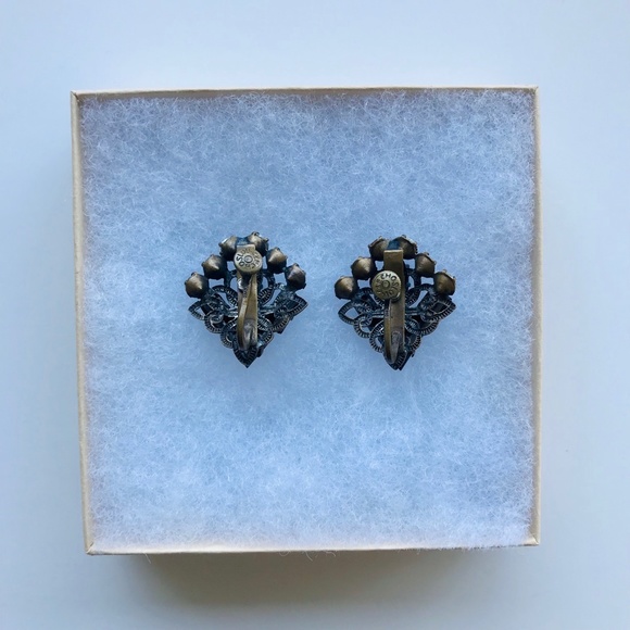 Vintage Czechoslovakia Black Glass Art Deco Screw-Back Earrings - Picture 4 of 6